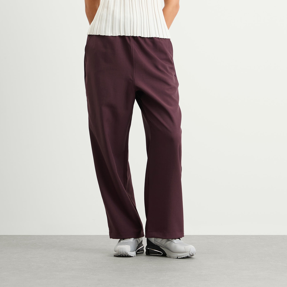 Y-3 Women's Shamar Pants in Maroon