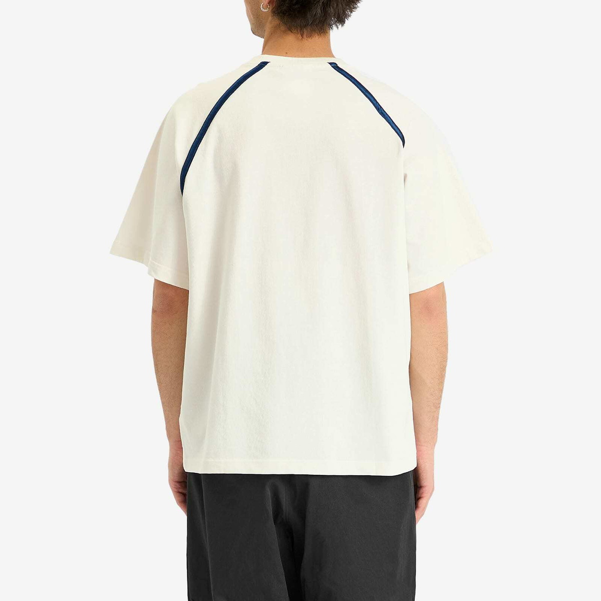 adidas デンマーク　B.93 シャツ 白 Adidas Men's Badge of Sport T-Shirt in White adidas
