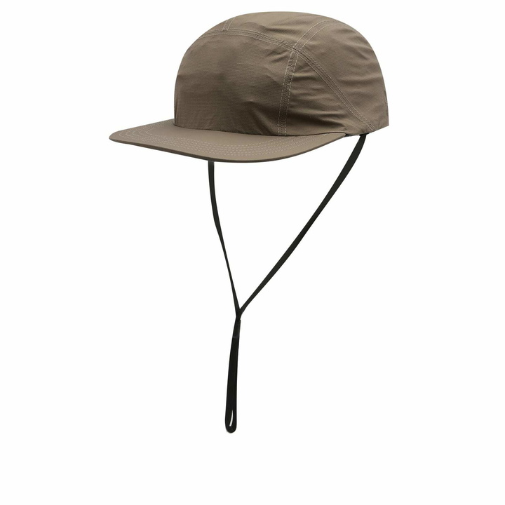 Photo: Goldwin Men's PERTEX SHIELDAIR Fast Shell Cap in Desert Taupe