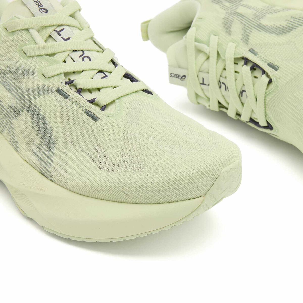 Asics Running NOVABLAST 5 in Whisper Green/Monument Blue ASICS