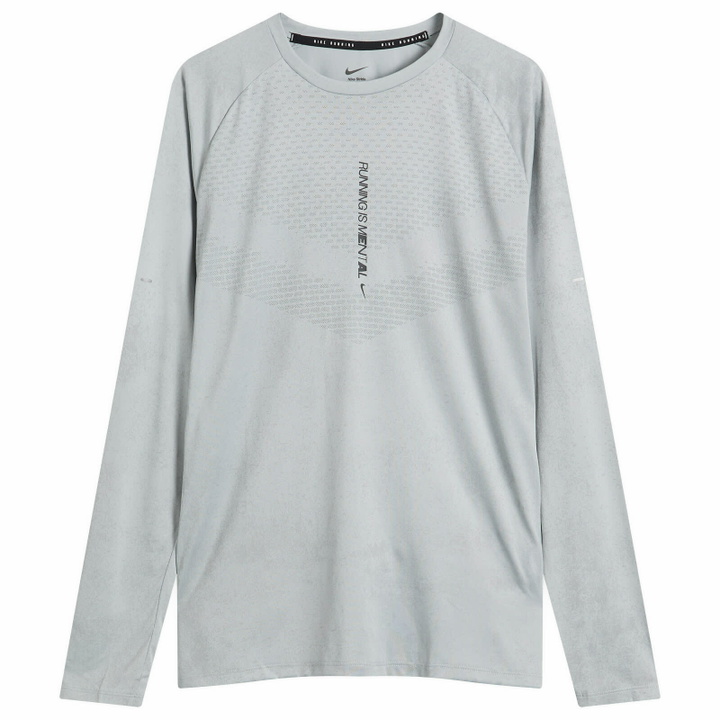 Photo: Nike Stride Long Sleeve T-Shirt in Smoke Grey