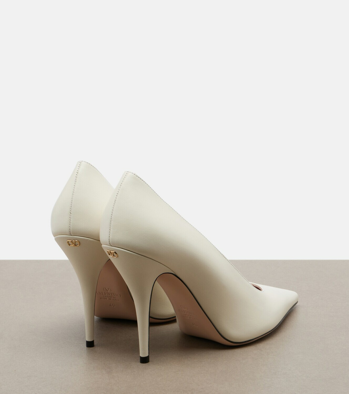 Valentino Garavani Cuttie leather pumps