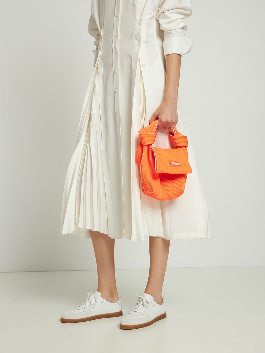 LASTFRAME Two-tone Rib Knit Obi Top Handle Bag