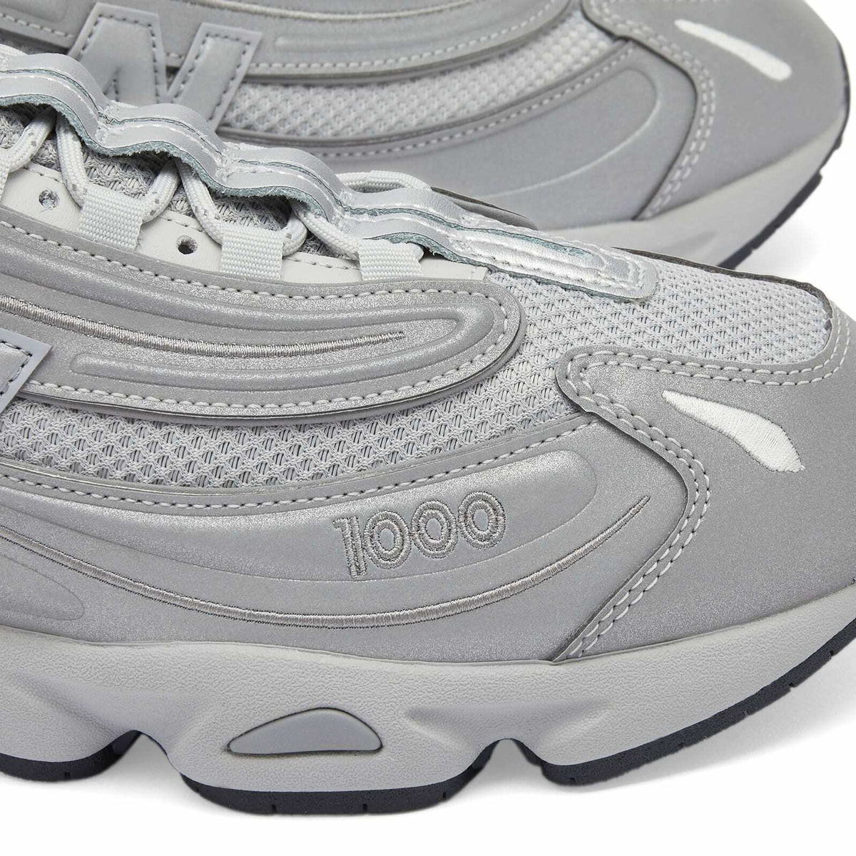 New Balance M1000TE in Silver Metallic New Balance