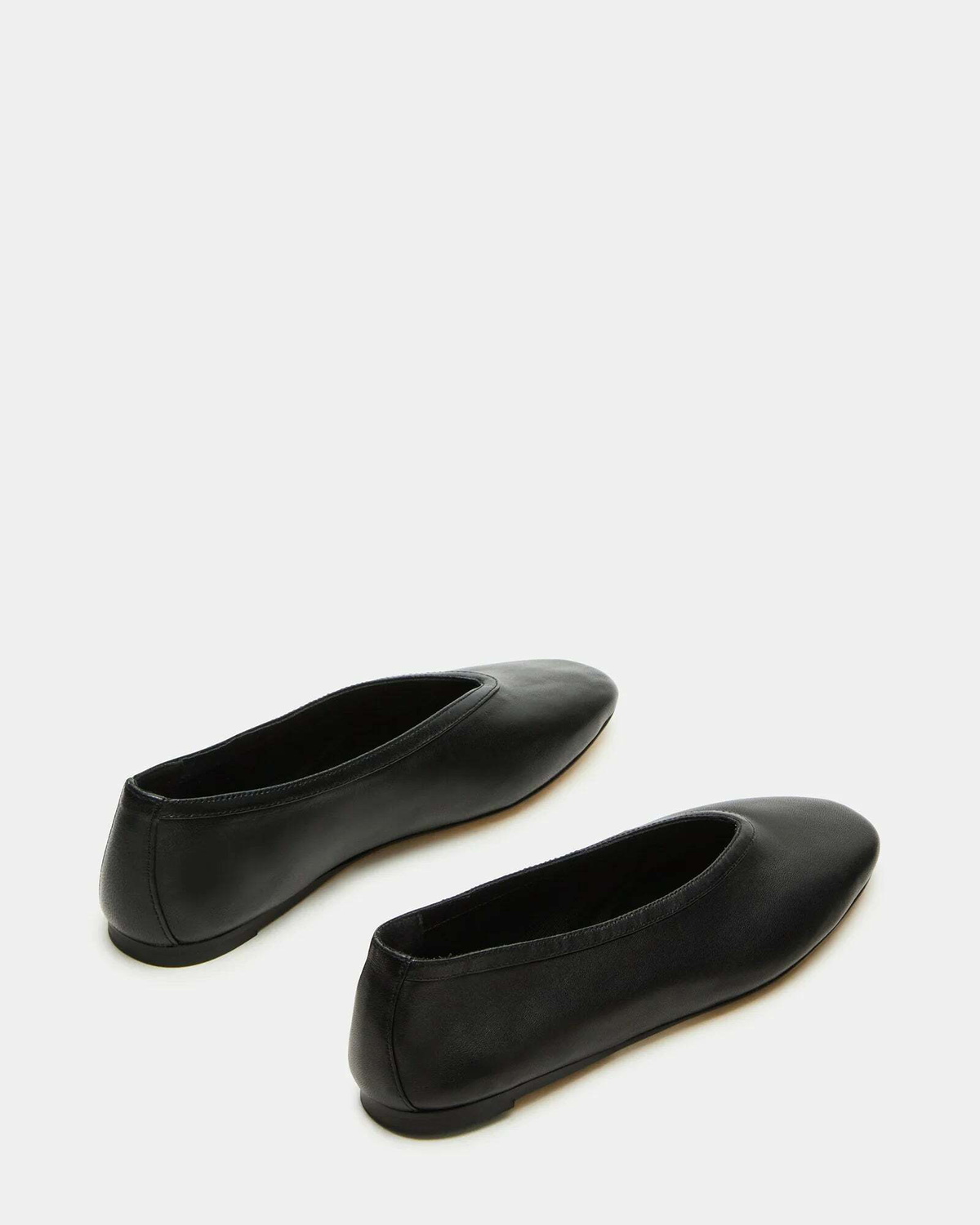 Steve Madden Leni Flats in Black