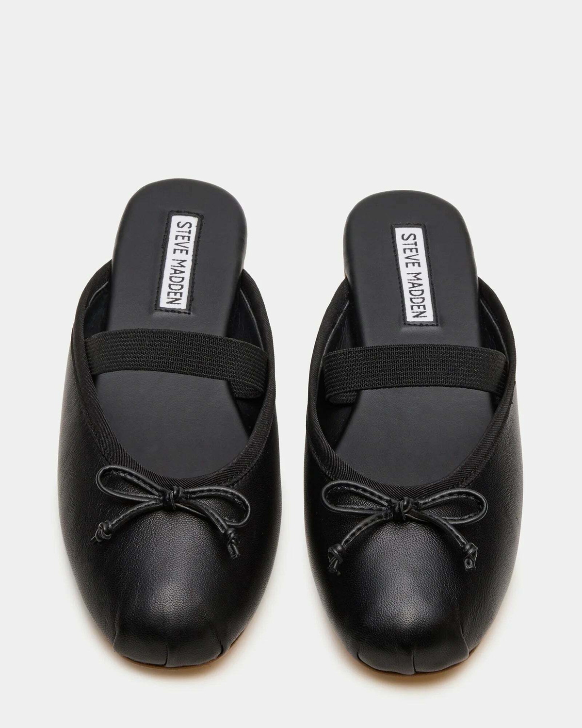 Steve Madden Cutesy Flats in Black