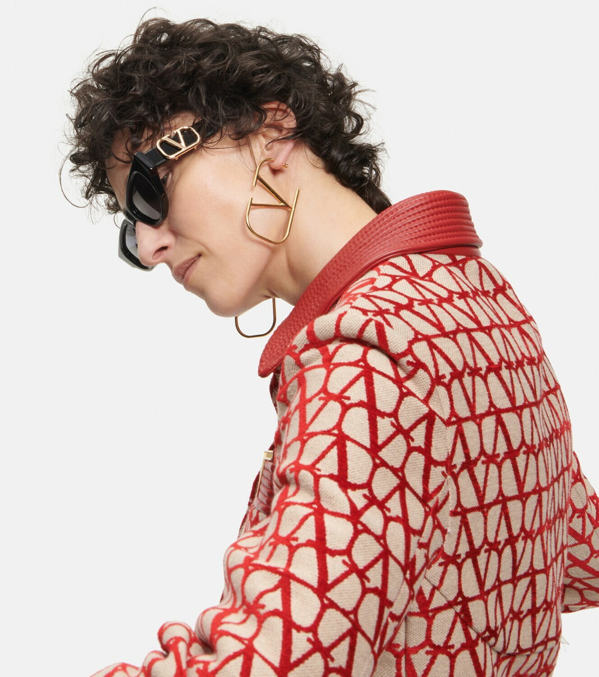 VALENTINO キャットアイサンクラス VLS102B500 0 Valentino - Cat-Eye Acetate Sunglasses with Studs - Black