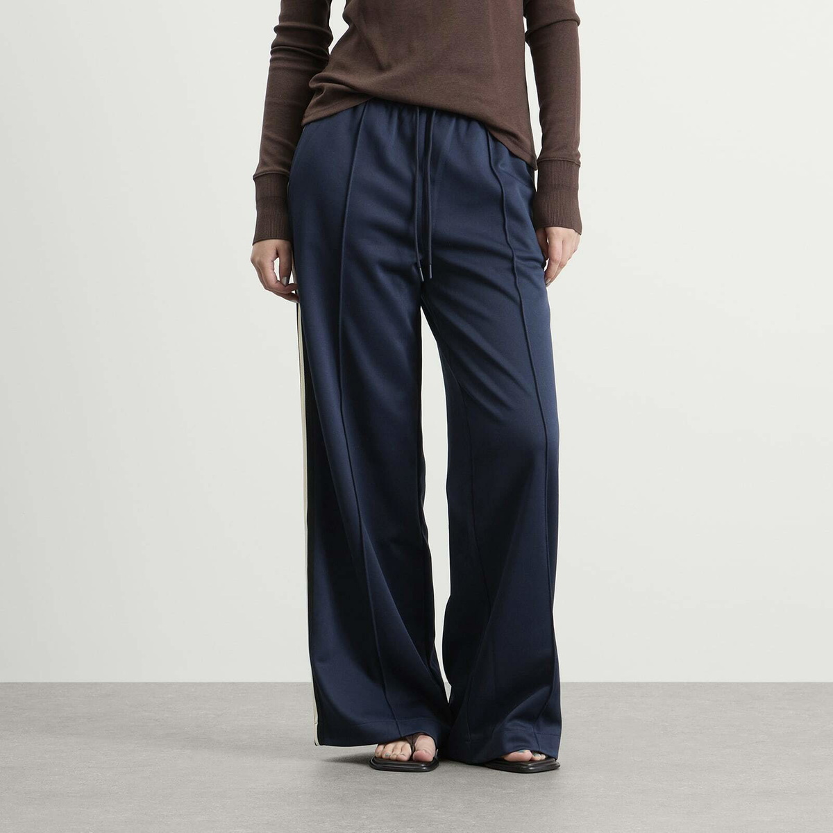 Good American Women's Track Pant in New Navy