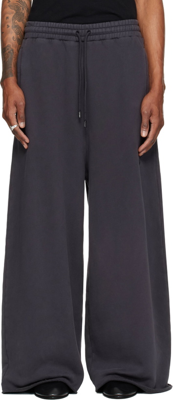 Photo: LU'U DAN Gray Raw-Cut Bontan Sweatpants