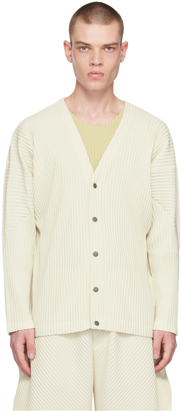 Photo: HOMME PLISSÉ ISSEY MIYAKE White Color Pleats Cardigan