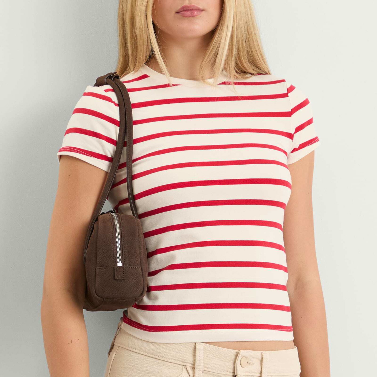 Good American Women's Super Stretch Baby T-Shirt in Ecru/Chili Wide Stripe