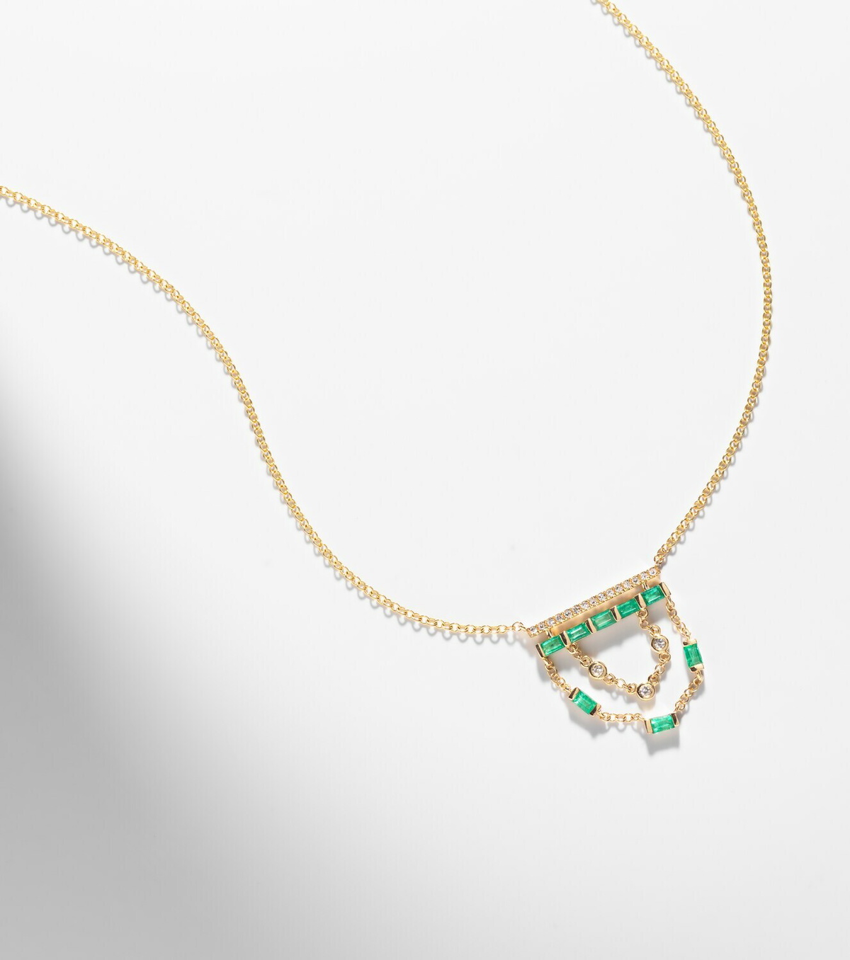 Shay Jewelry 18kt gold necklace with emeralds and diamonds