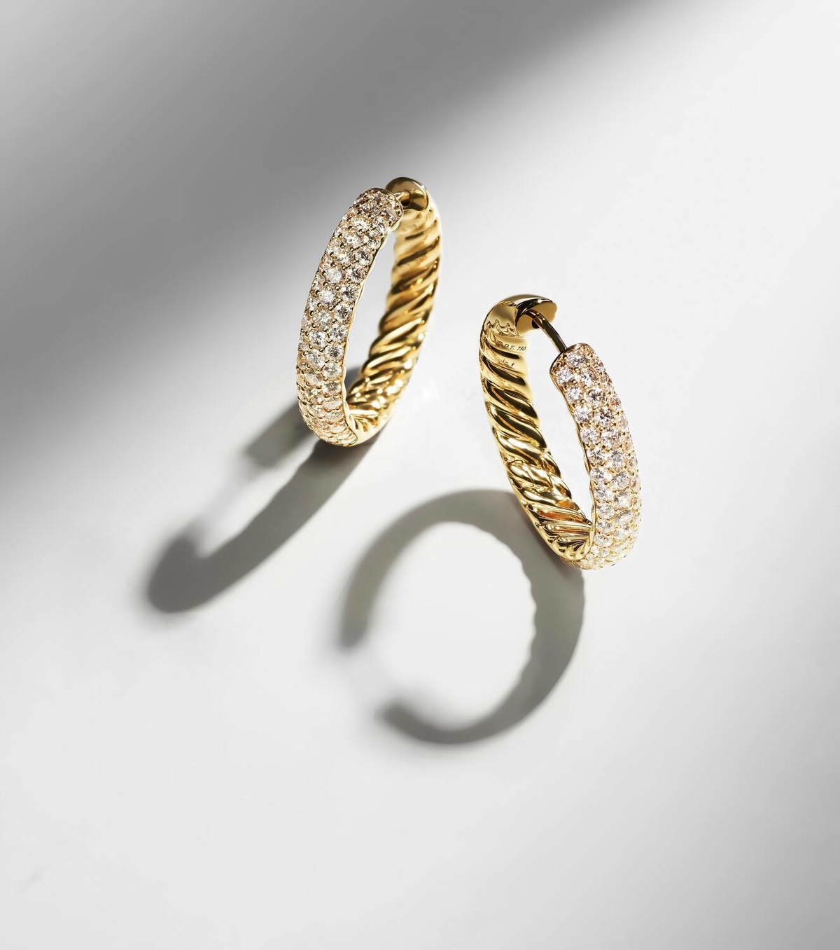 David Yurman DY Mercer® 18kt gold hoop earrings with diamonds