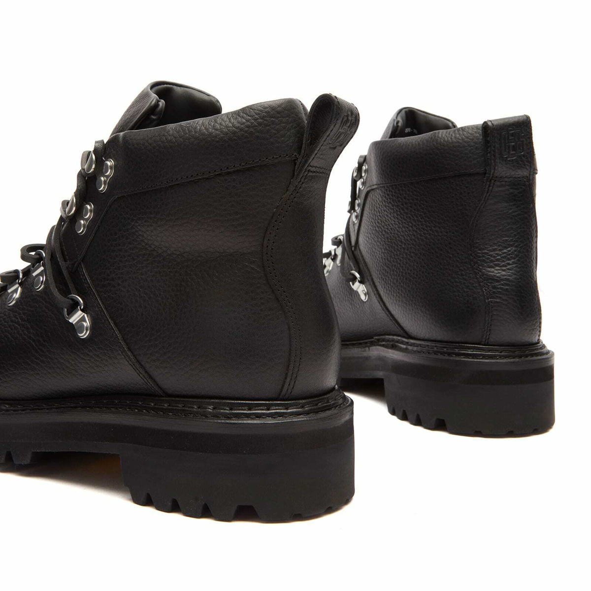 Bass Weejuns Men's Mason Alpine Boot in Black Textured Leather