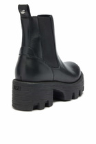Diesel D-Hammer - Chelsea boots in leather with lug sole - Boots Womens in Black