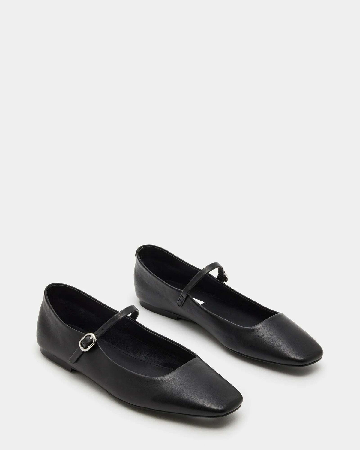 Steve Madden Maple Flats in Black