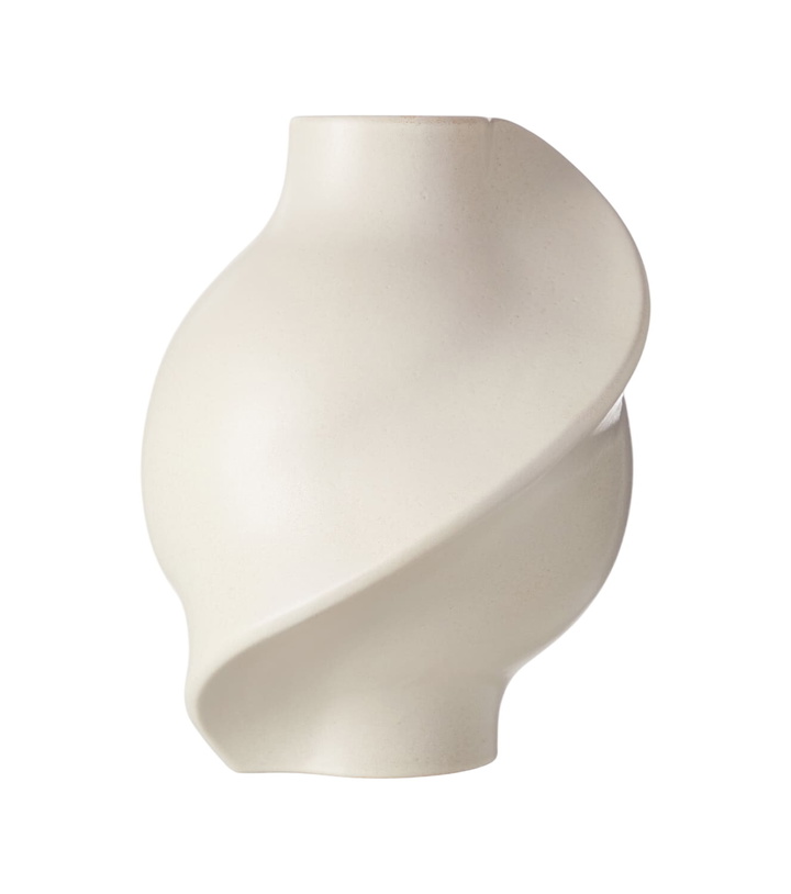 Photo: Louise Roe Pirout 02 ceramic vase