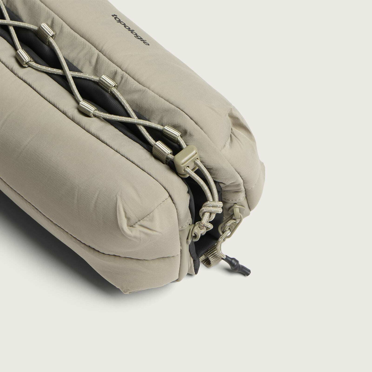 Topologie Bottle Sacoche Bag - Medium in Moss 