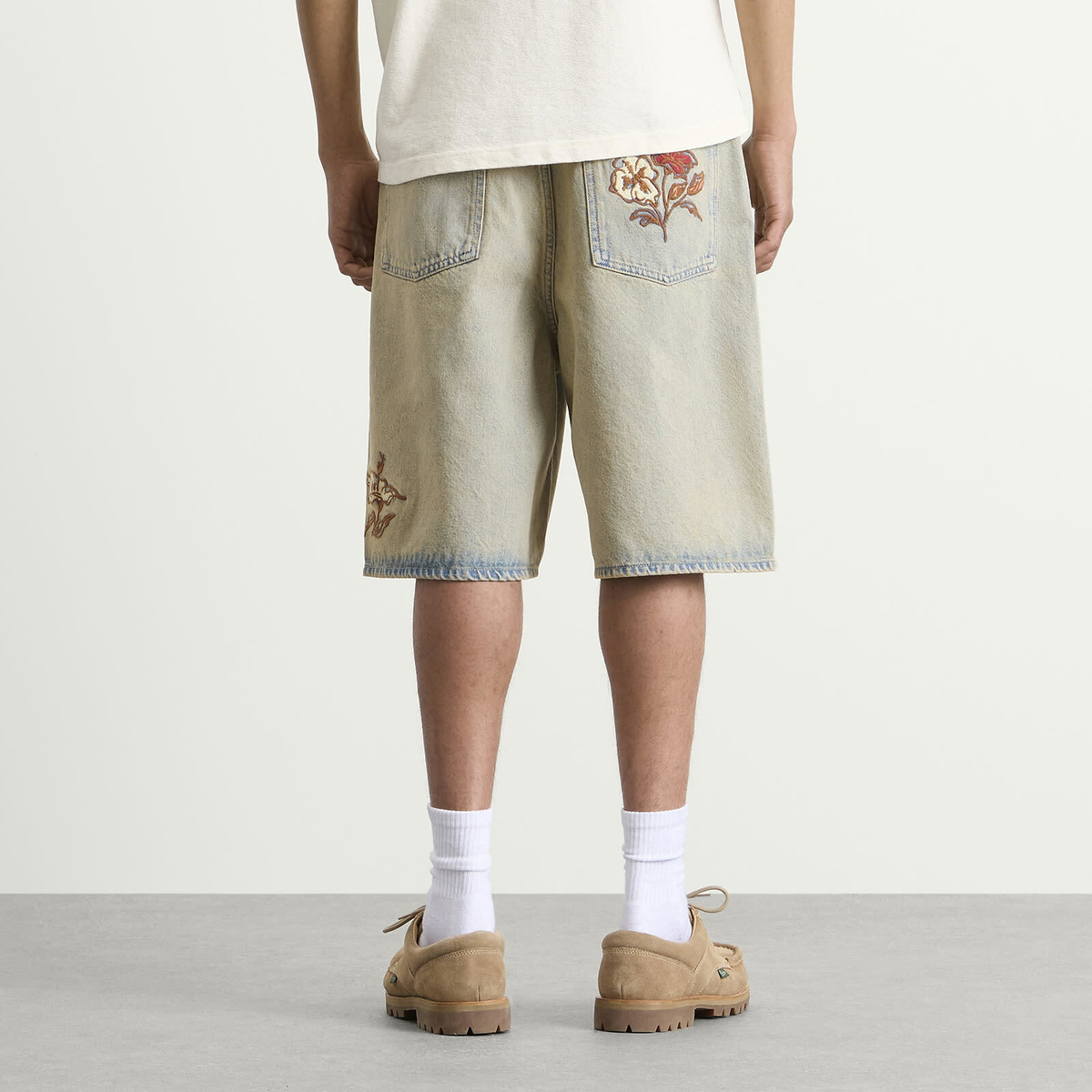 Drôle de Monsieur Men's Embroidered Flowers Patch Denim Shorts in Dusty