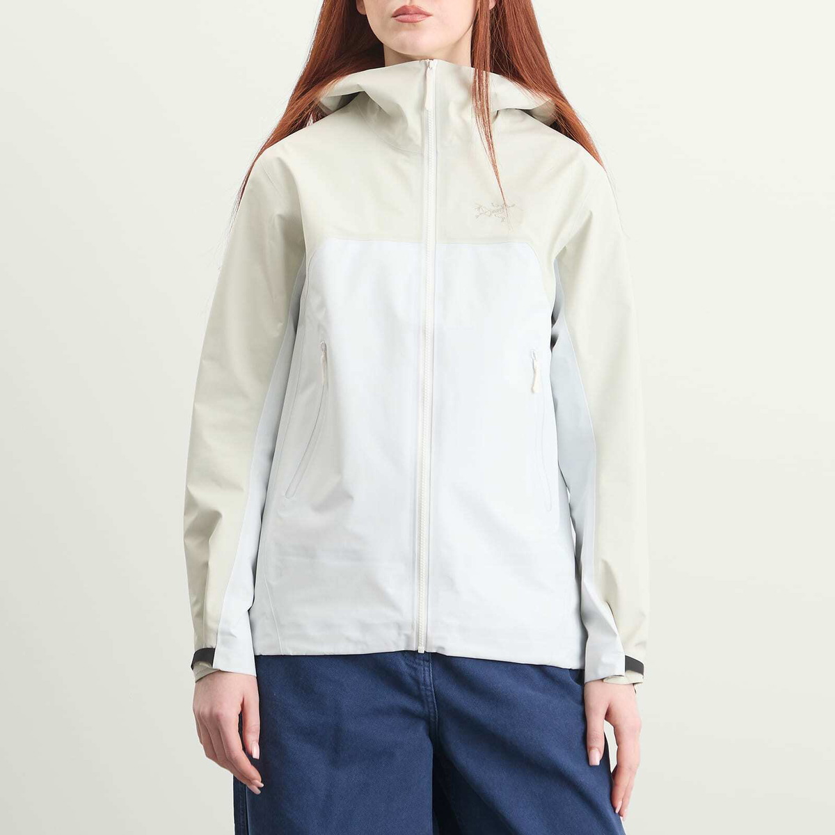 Arc'teryx Women's Beta Jacket W in Sea Salt/Arctic Silk