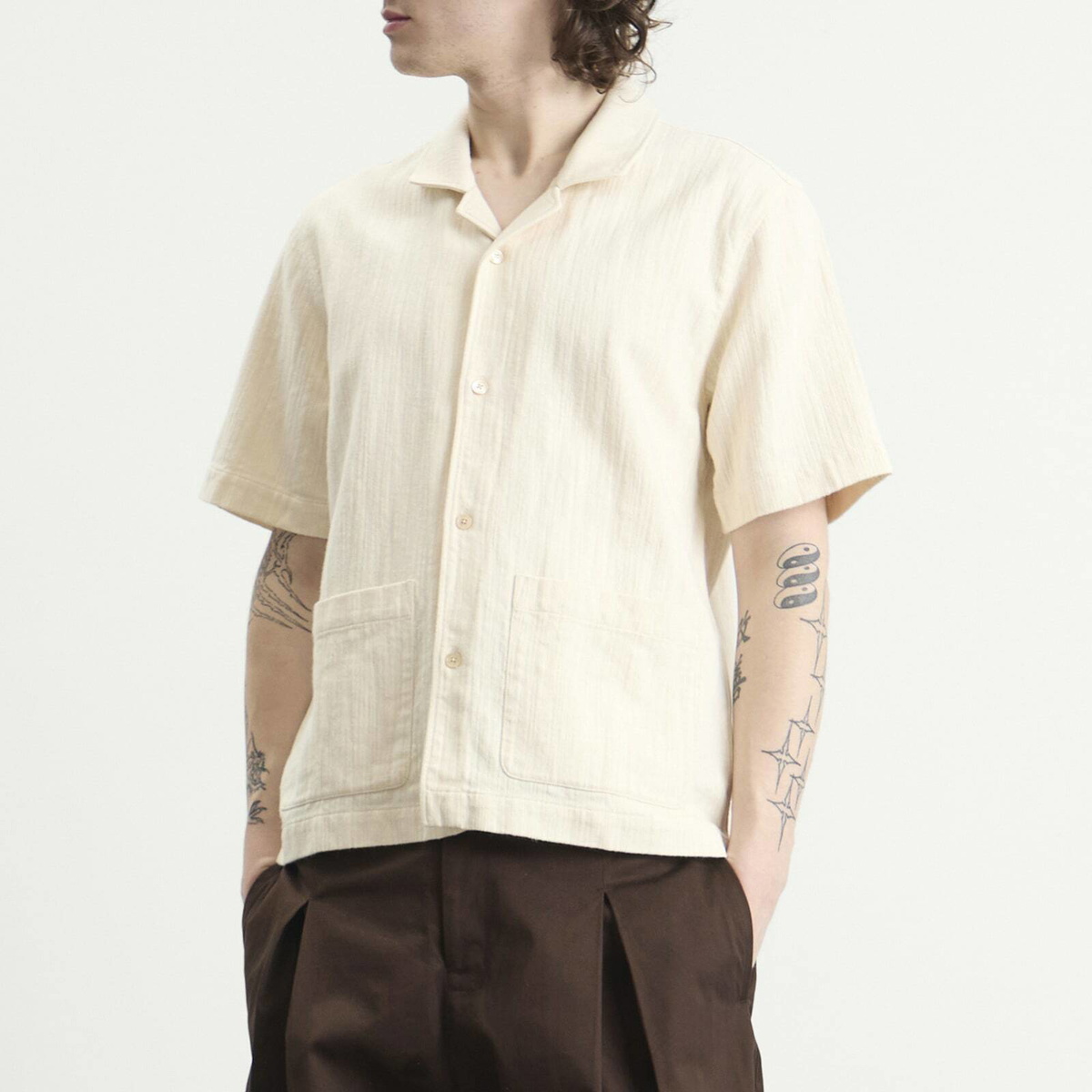 A Kind of Guise Men's Salvi Vacation Shirt in Ivory Slub