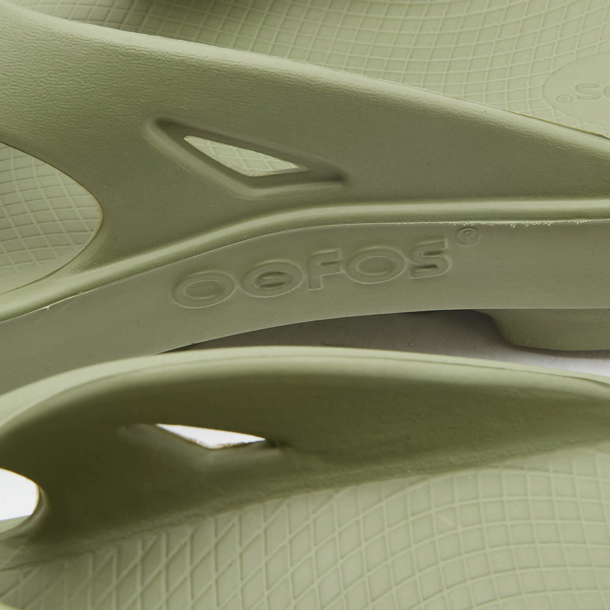 OOFOS Men's Ooriginal in Sage OOFOS