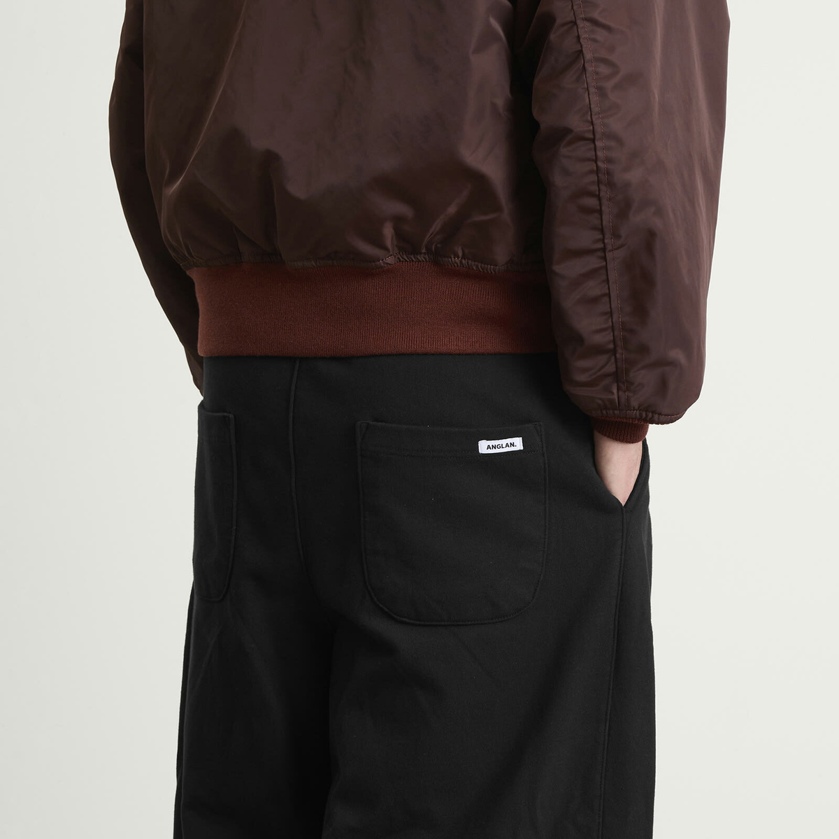 Anglan Men's Double Valley Tuck Sweat Pants in Black