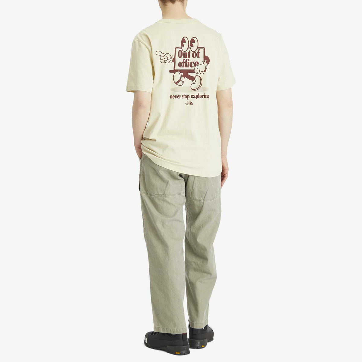 Tシャツ・カットソー The North Face Out Of Office Graphic T-Shirt The North Face Men's Out Of Office Graphic T-Shirt in Gravel