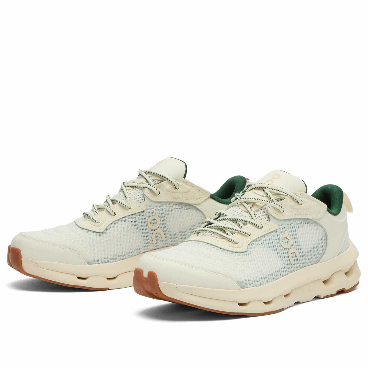 ON Women's Cloudze Mo Sneaker in Ivory/Holly