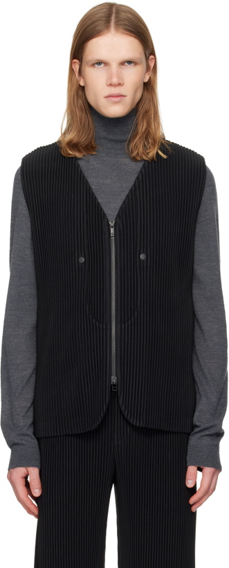 Photo: HOMME PLISSÉ ISSEY MIYAKE Black Quarry Vest
