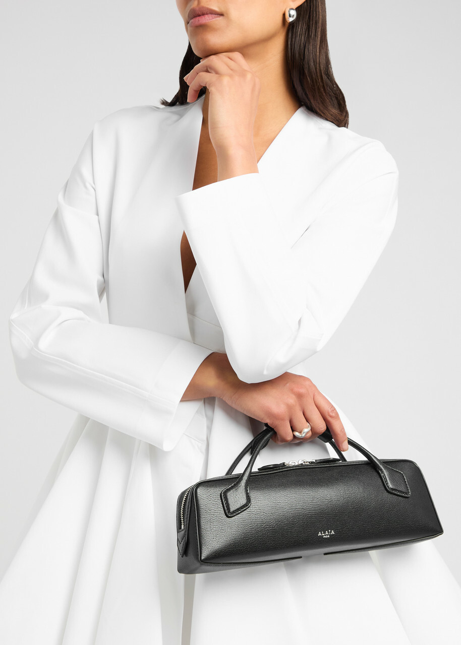 Alaïa Le Teckel Grained Leather Clutch - Black - One Size