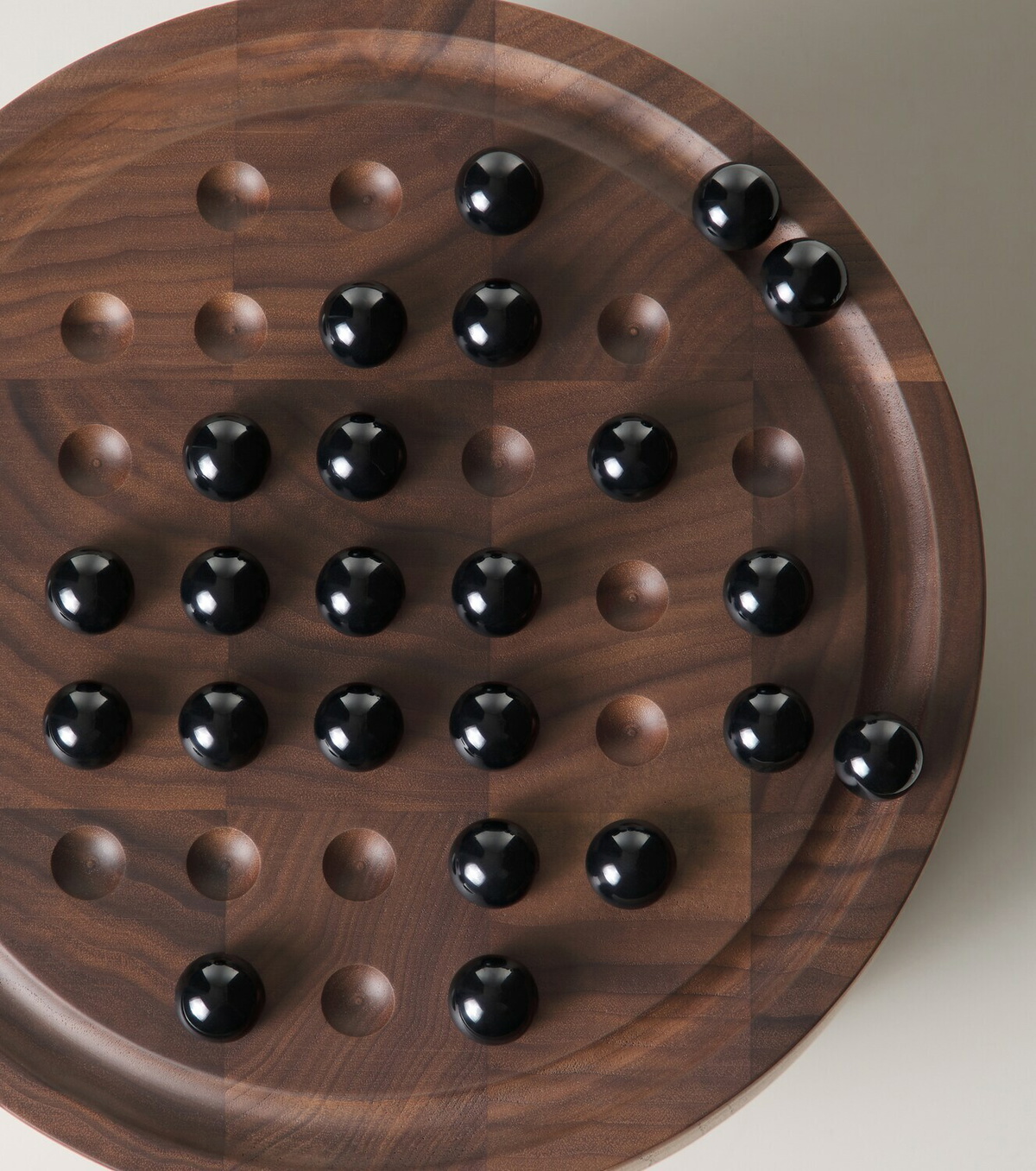 Giobagnara Mocambo Peg walnut solitaire set