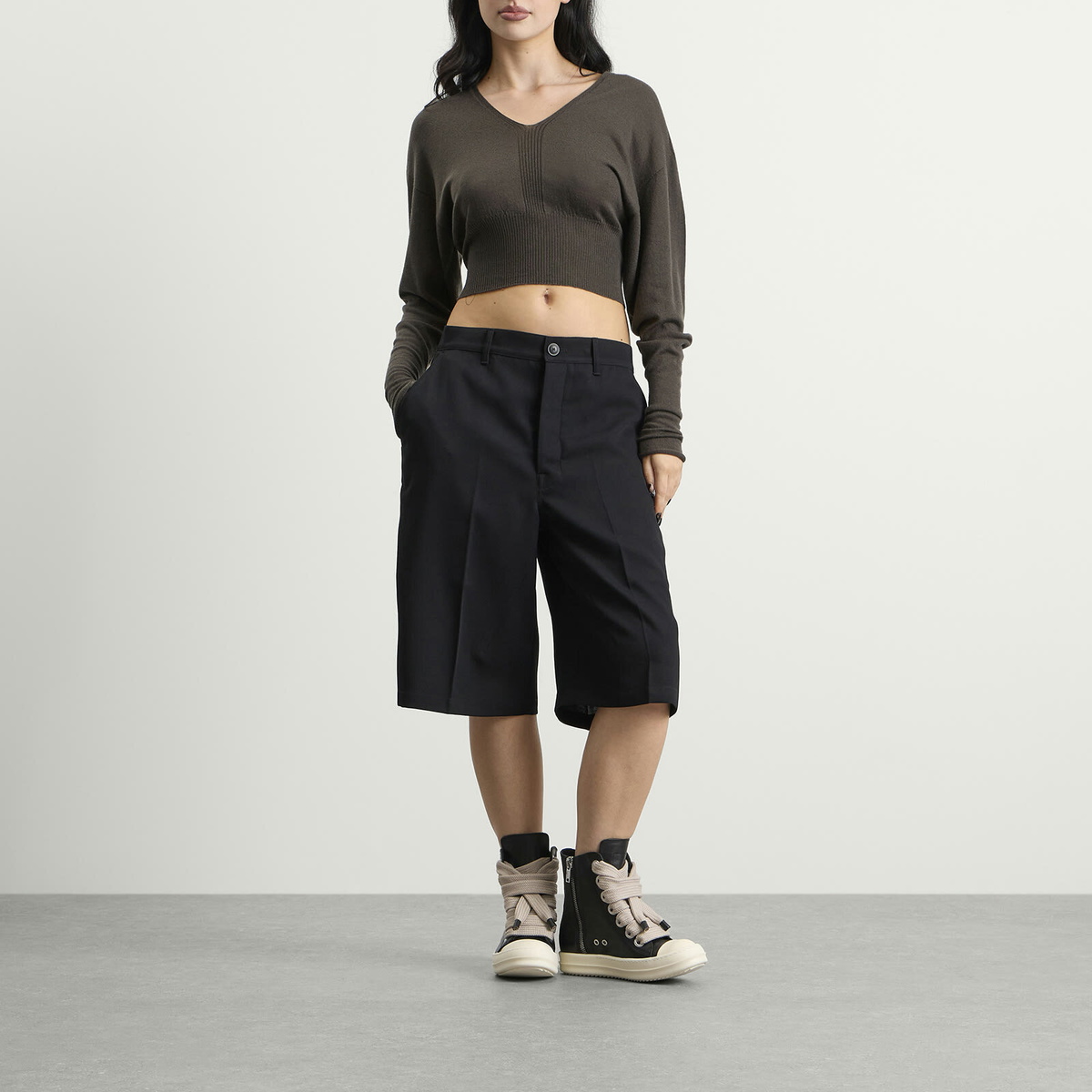 Rick Owens Women's V-Neck Cropped Jumper in Dark Dust