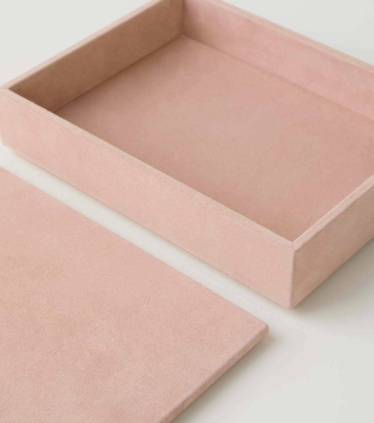 Michaël Verheyden Suede and wooden letterbox