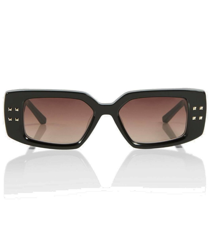 Photo: Valentino V-Cinque rectangular sunglasses