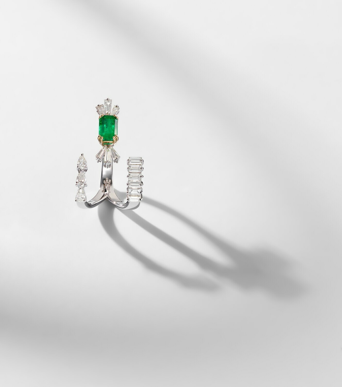 Yeprem Reign Supreme 18kt white gold ring with diamonds and emerald