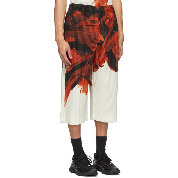 Homme Plisse Issey Miyake Red and Black Action Paint Shorts Homme