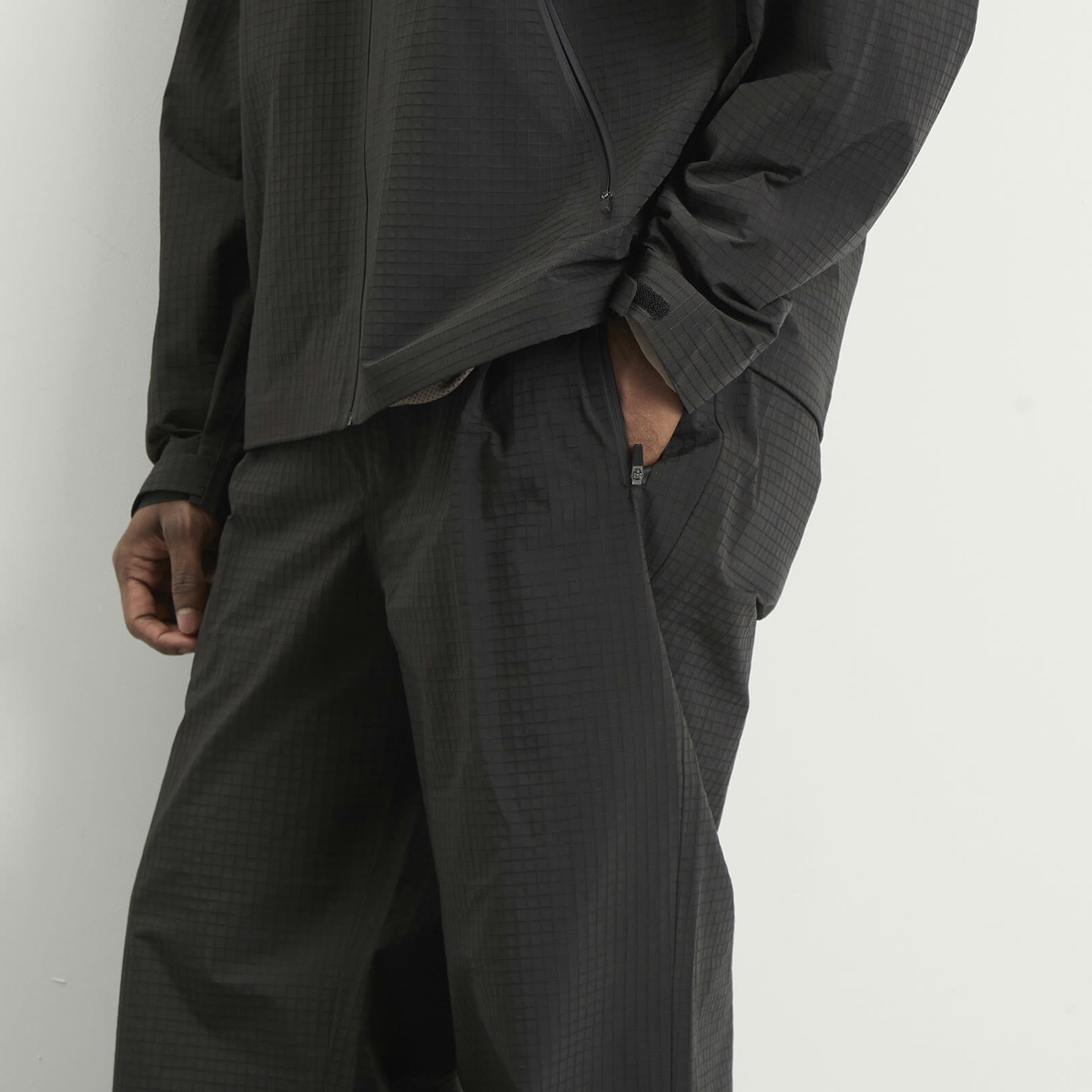 Hiking Patrol Men's Waypoint Ripstop Pleated Trousers in Charcoal Black