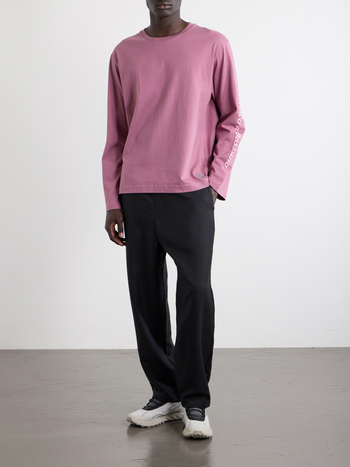 A Kind Of Guise - Basso Giro Alpino Logo-Print Cotton-Jersey T-Shirt - Pink