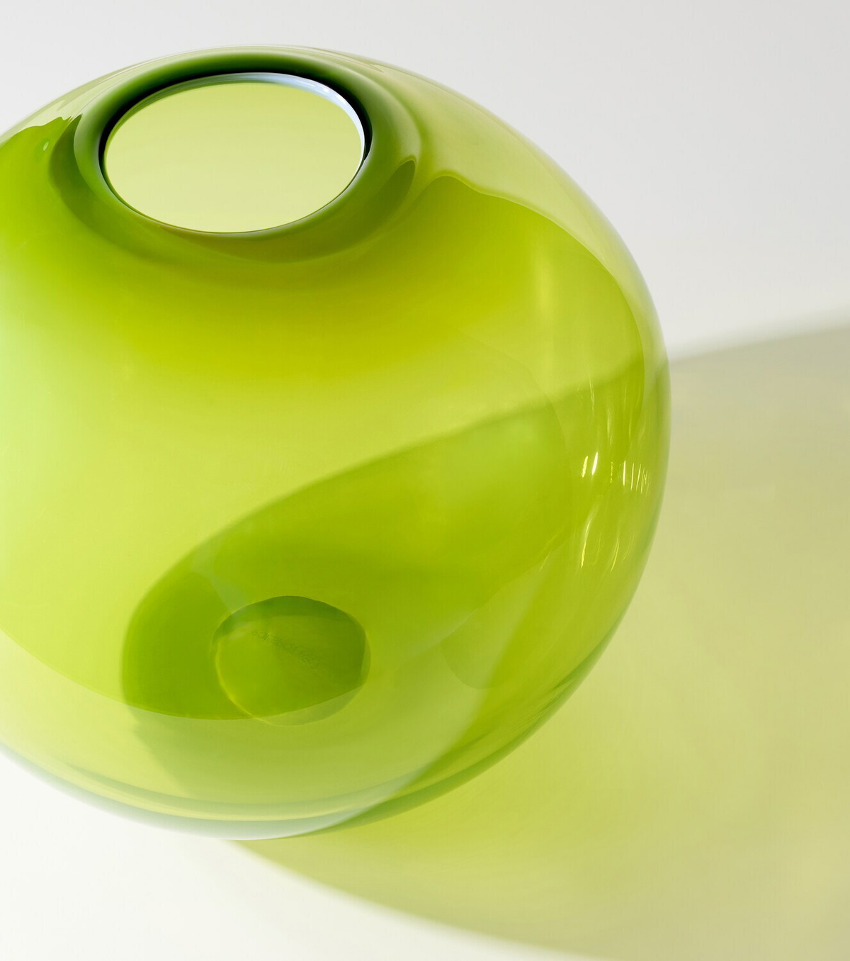 Polspotten Poison Ball glass vase