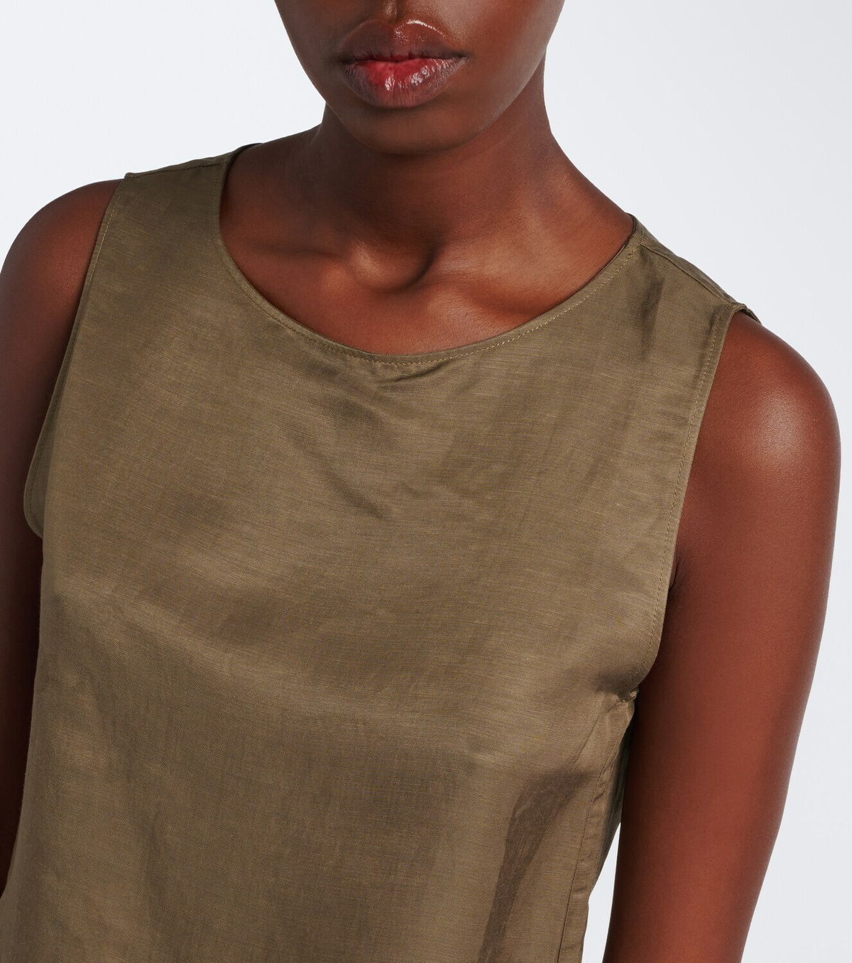 Leset Daniel crop top