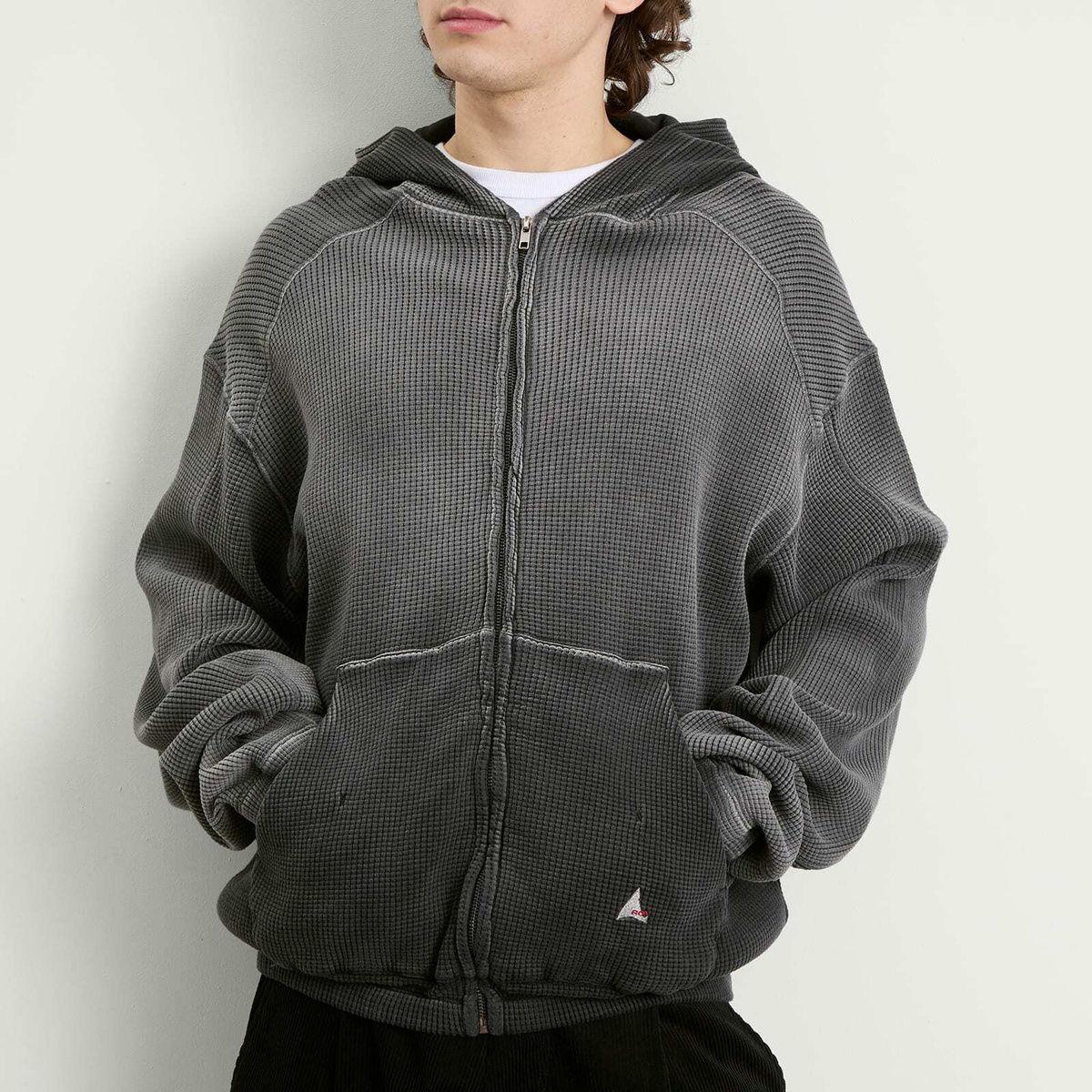 ROA Men's Bee Sun Faded Waffle Zip Up Hoodie in Black