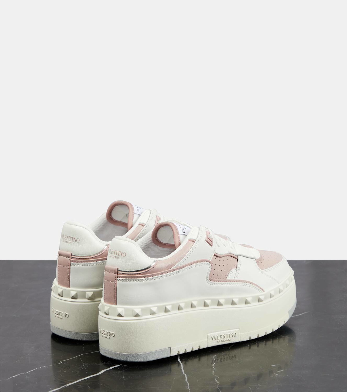 Freedots leather low-top sneakers