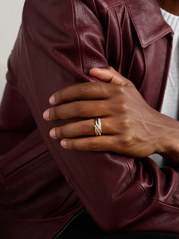 Photo: Shaun Leane - Interlocking Duo 18-Karat White and Yellow Gold Diamond Ring - Gold