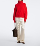 Extreme Cashmere N°434 Crop Xtra cashmere turtleneck sweater