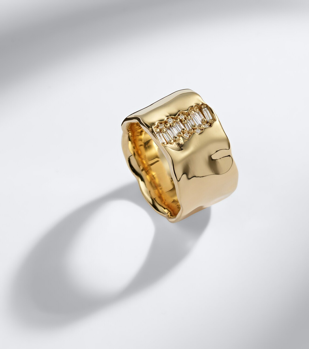 Suzanne Kalan Milli 18kt gold ring with diamonds
