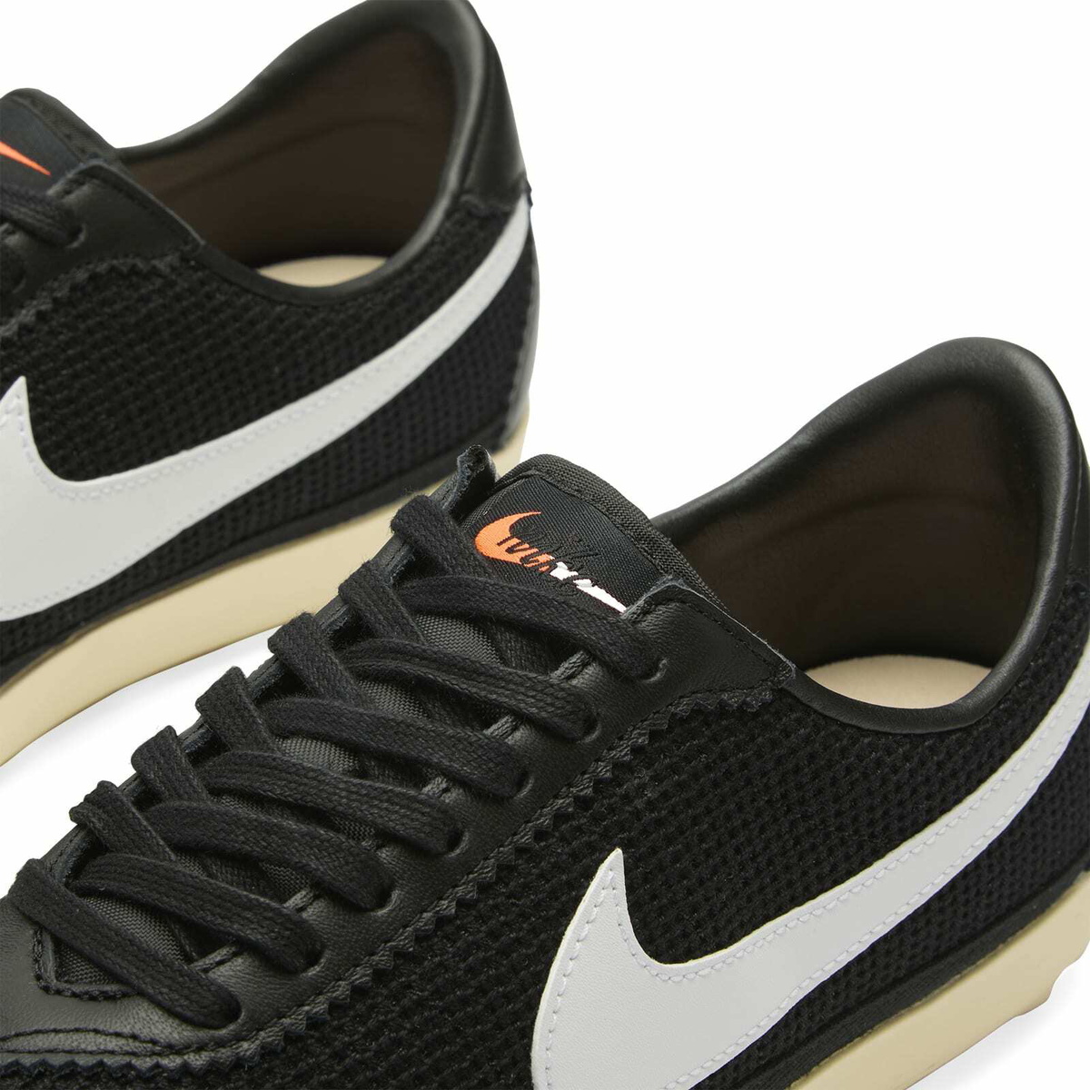 Nike Astrograbber Txt Sneaker in Black/White