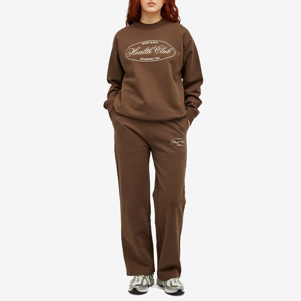Sporty & Rich Women's Oval Health Straight Leg Sweatpant in Chocolate Cream