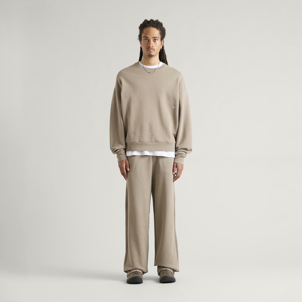 END. Signature Sweatshirt in Khaki