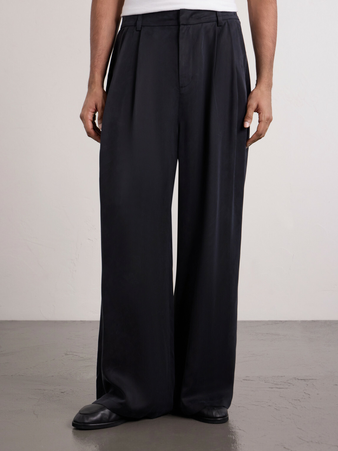 Amomento - Wide-Leg Pleated Satin Trousers - Black